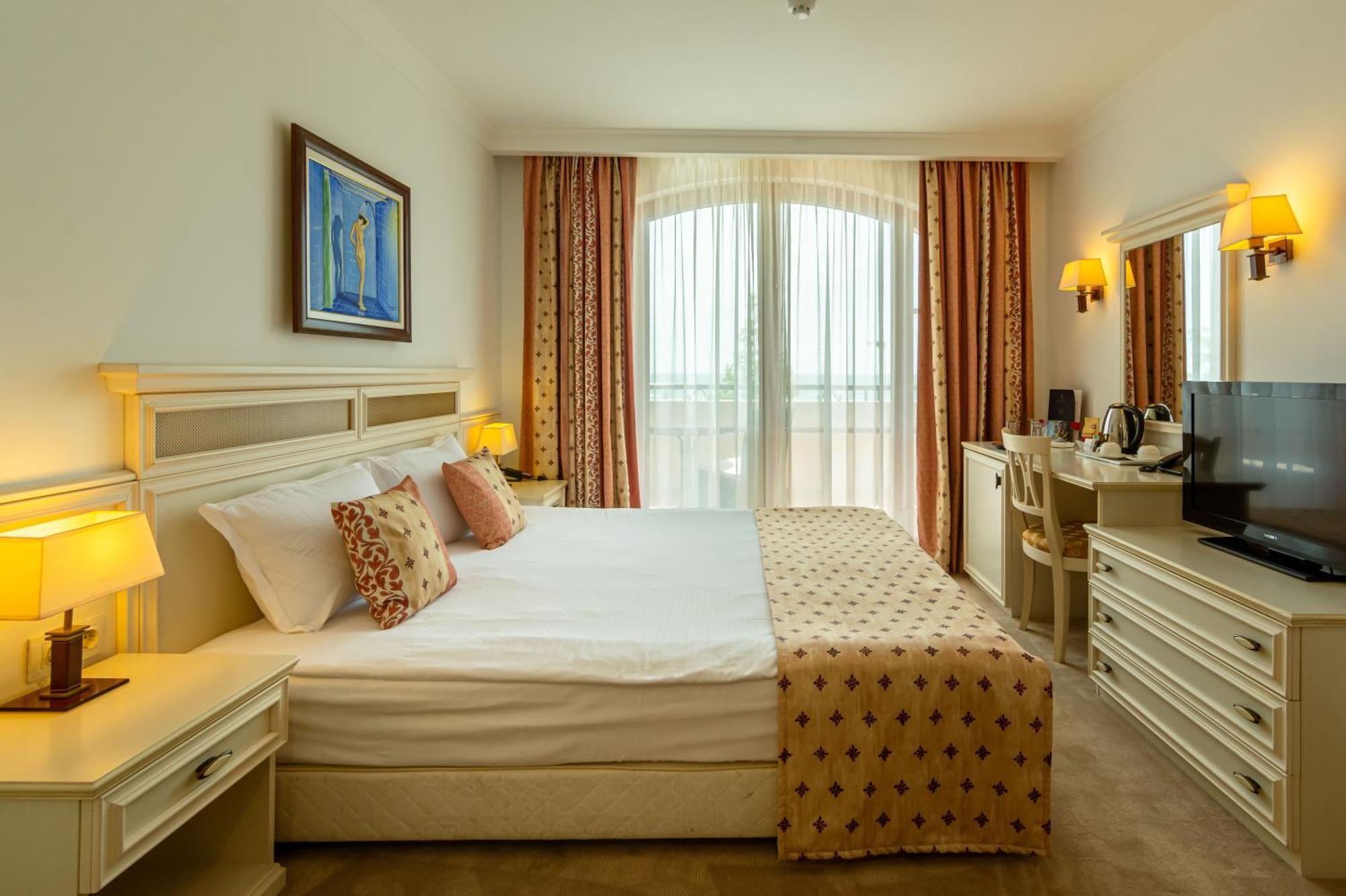 Helena Vip Villas And Suites Sunny Beach Exterior photo