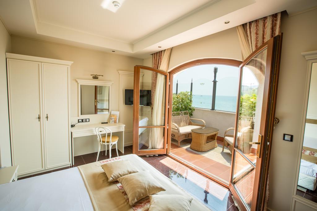 Helena Vip Villas And Suites Sunny Beach Exterior photo