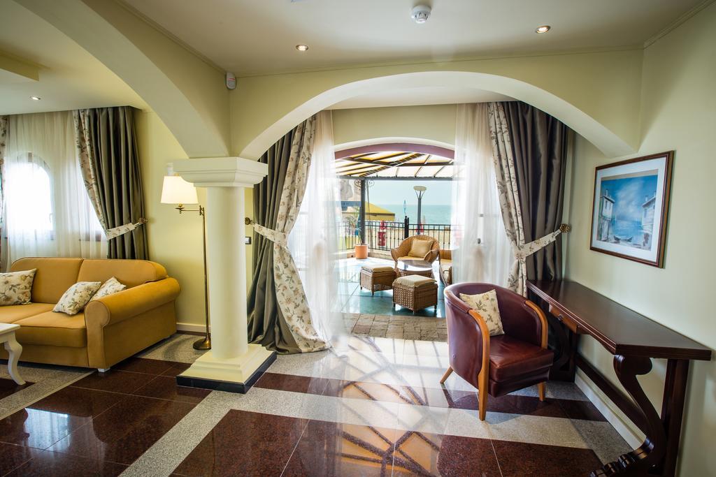 Helena Vip Villas And Suites Sunny Beach Exterior photo