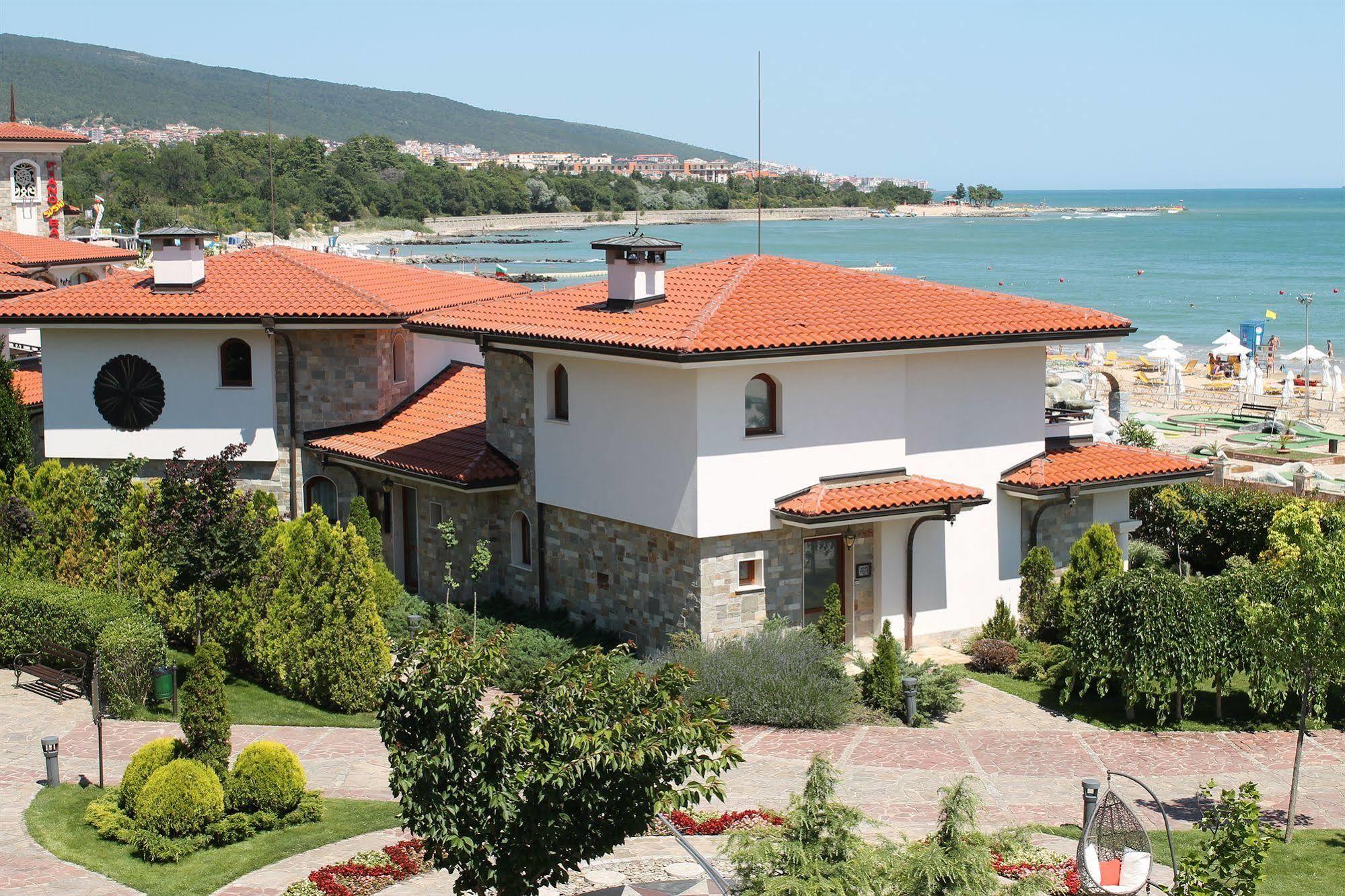 Helena Vip Villas And Suites Sunny Beach Exterior photo