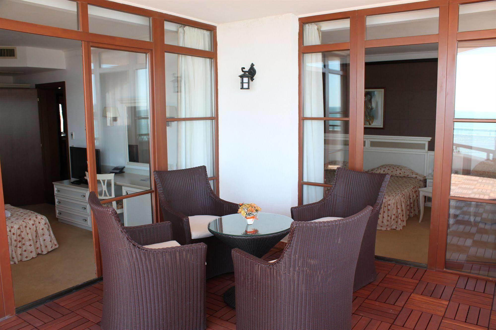 Helena Vip Villas And Suites Sunny Beach Exterior photo
