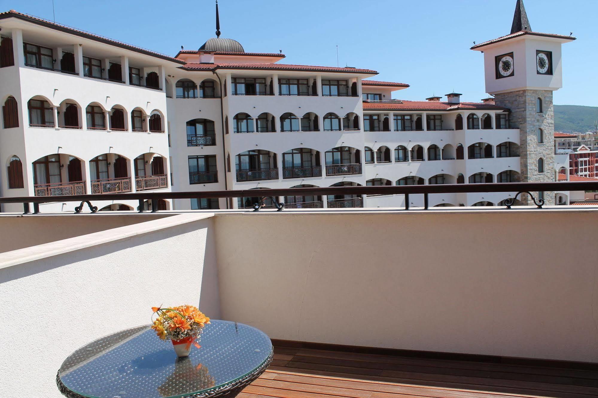 Helena Vip Villas And Suites Sunny Beach Exterior photo